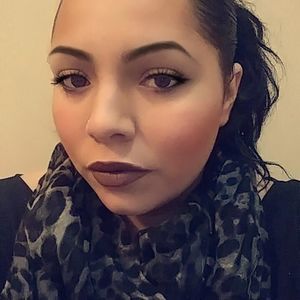 Meet your Posher, Faye